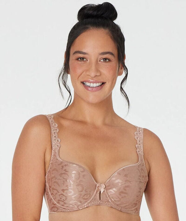 Curvy Bras - Up to 40% off selected @fayreform bras you say? Well