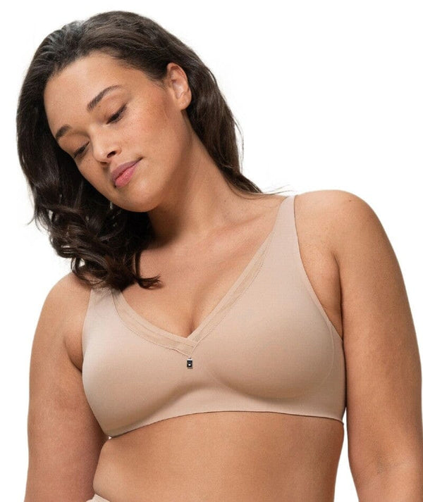 Buy Triumph Single Layered Non Wired Full Coverage T-Shirt Bra - Skin at  Rs.1079 online