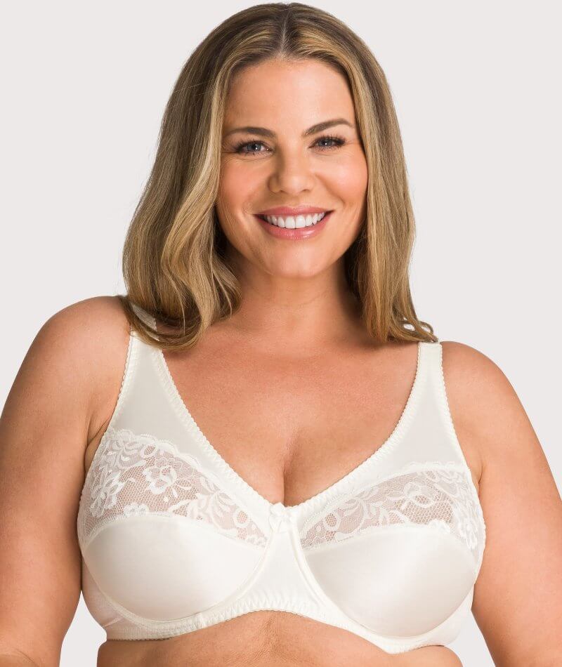 Triumph Ivory Satin Full Cup Underwired Bra. Size 42D